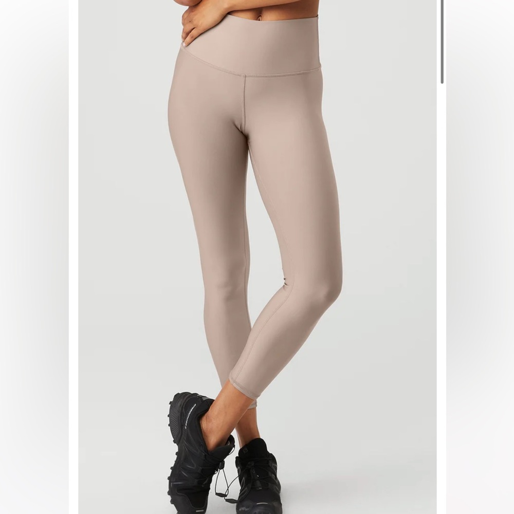 Alo beige leggings